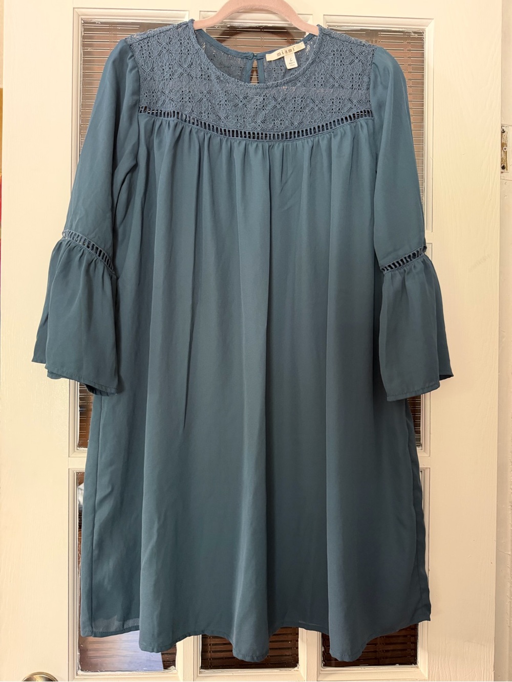 Francesca’s Miami Women’s L Teal Bell Sleeve Lace Trim Lined Dress | SKU 0132